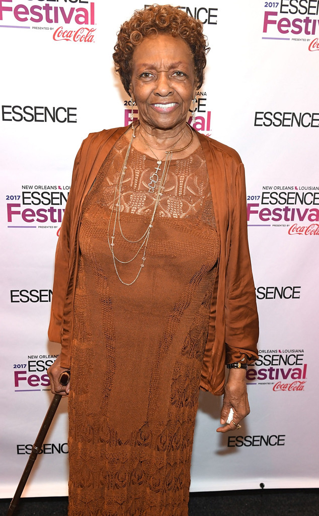 Whitney Houston S Mother Reacts To Claims Her Daughter Was